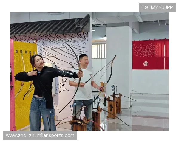 射箭俱乐部开展青少年教练员培训与教学示范活动，射箭馆教练
